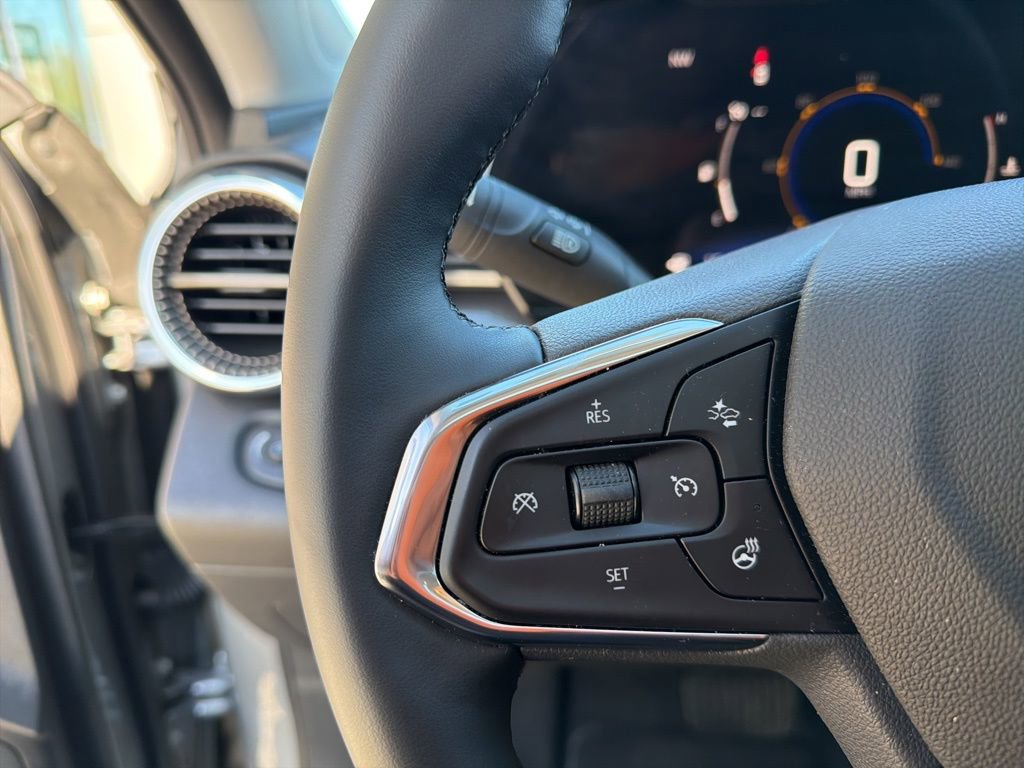 Used 2026 Chevrolet Trax ACTIV w/ Sunroof Package FWD image 34