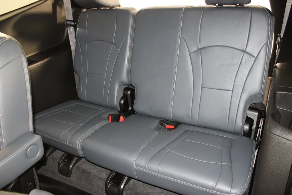 Used 2019 Buick Enclave Essence FWD image 17