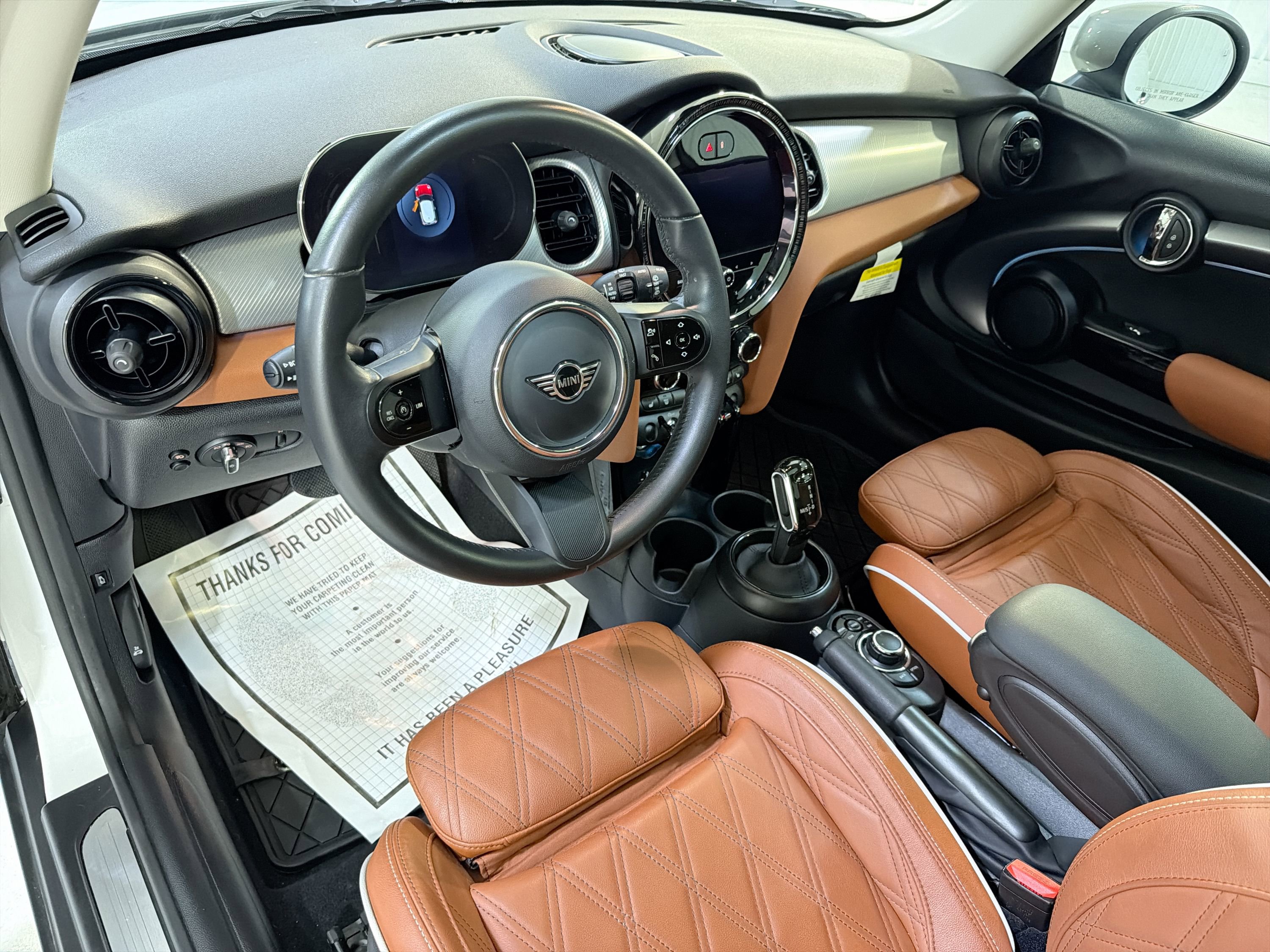 Used 2024 MINI Cooper 2-Door Hardtop w/ Signature Upholstery Package FWD image 23