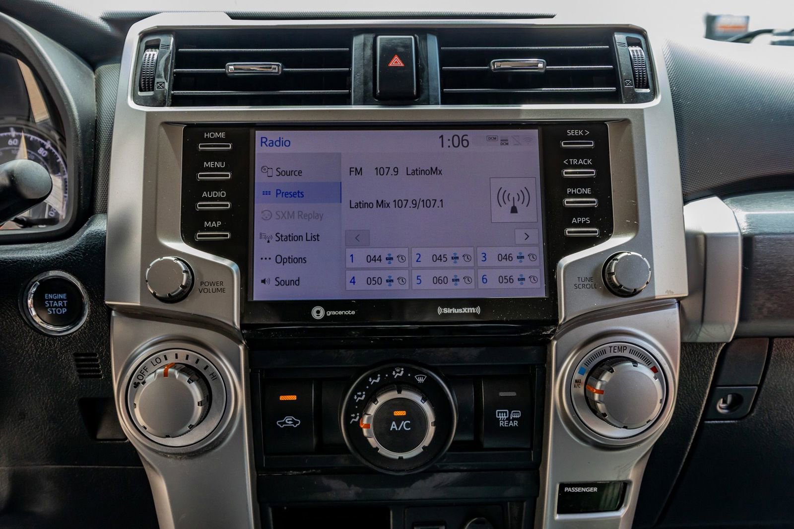 Used 2022 Toyota 4Runner SR5 AWD/4WD image 25