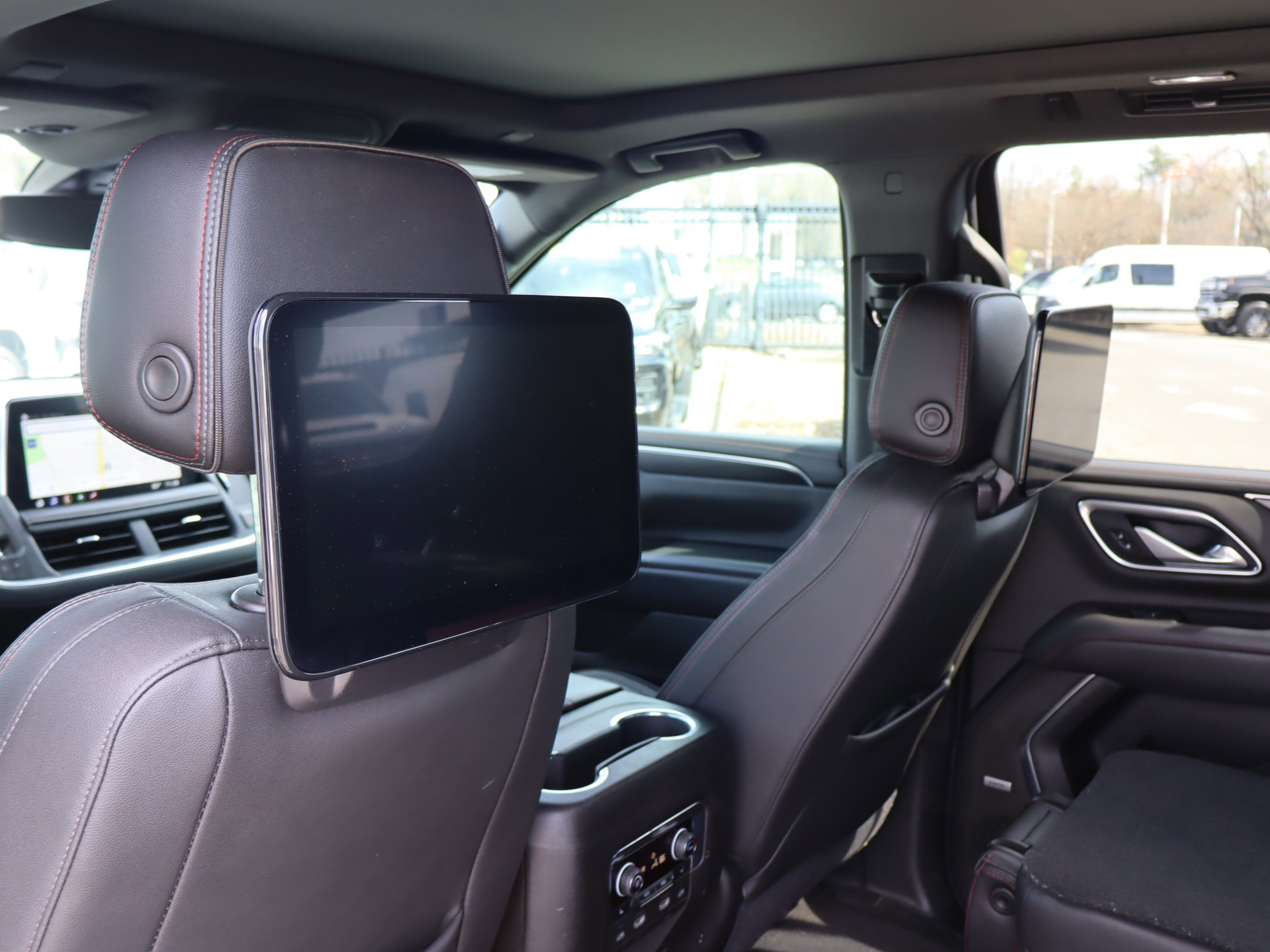 Used 2021 Chevrolet Tahoe RST w/ Luxury Package image 14