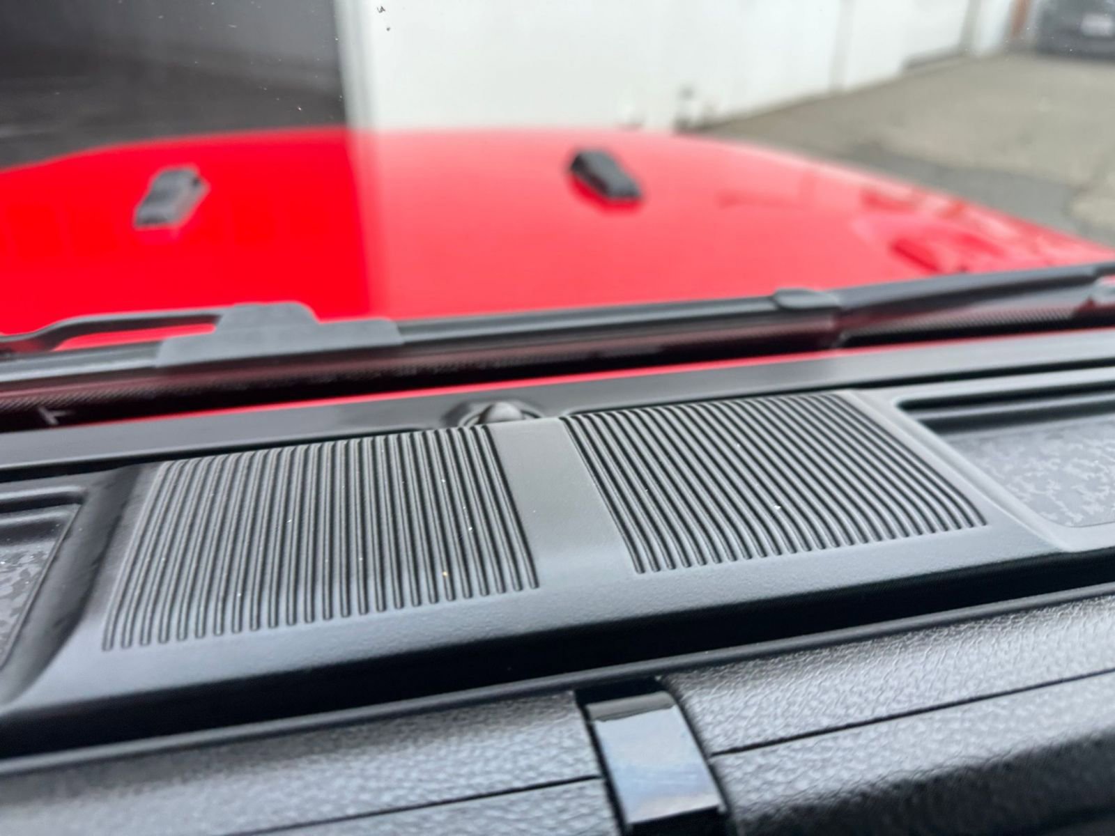 Used 2025 Jeep Wrangler Sport S image 18