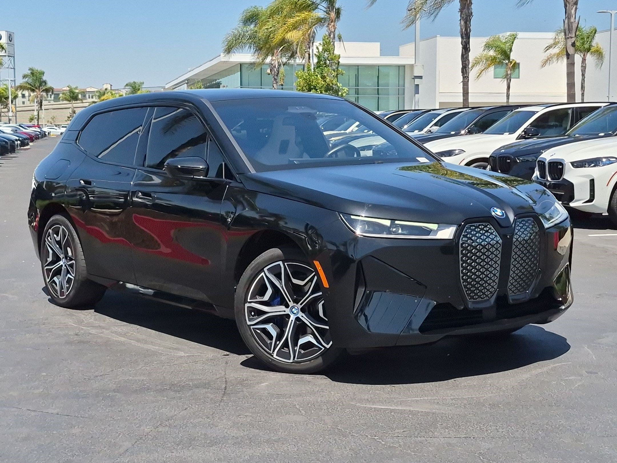Used 2024 BMW iX xDrive50 w/ Premium Package AWD/4WD image 2
