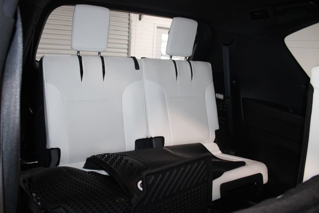 Used 2024 Lexus LX 600 4WD w/ Luxury Package image 34