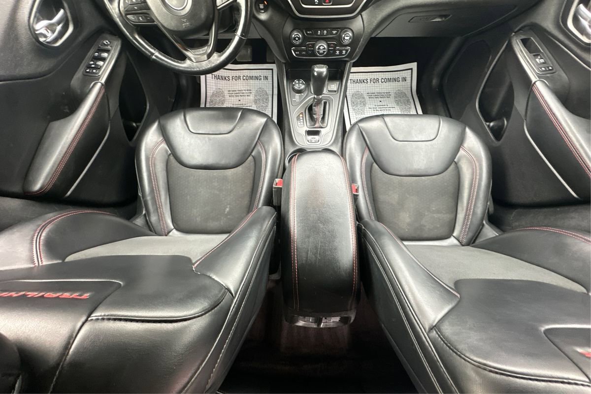 Used 2019 Jeep Cherokee Trailhawk w/ Cold Weather Group image 14