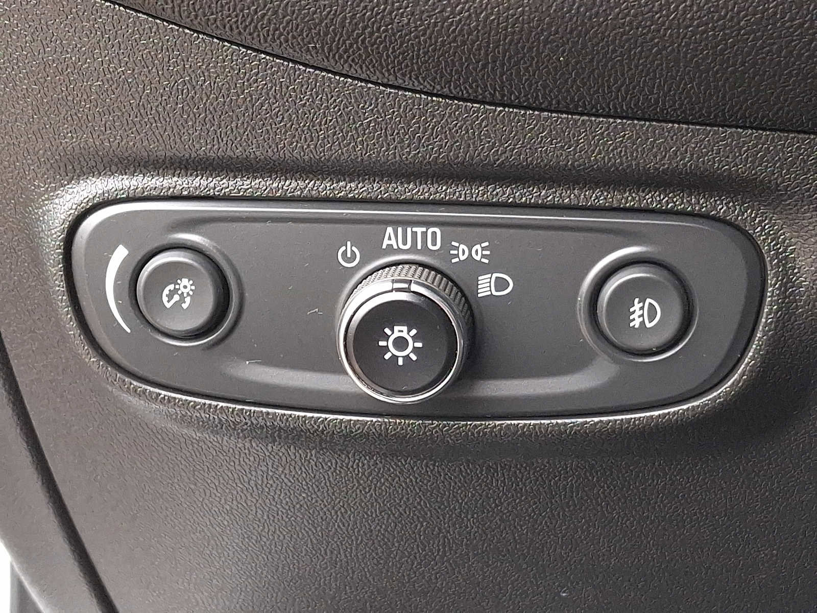 Used 2021 Chevrolet Equinox LT image 24