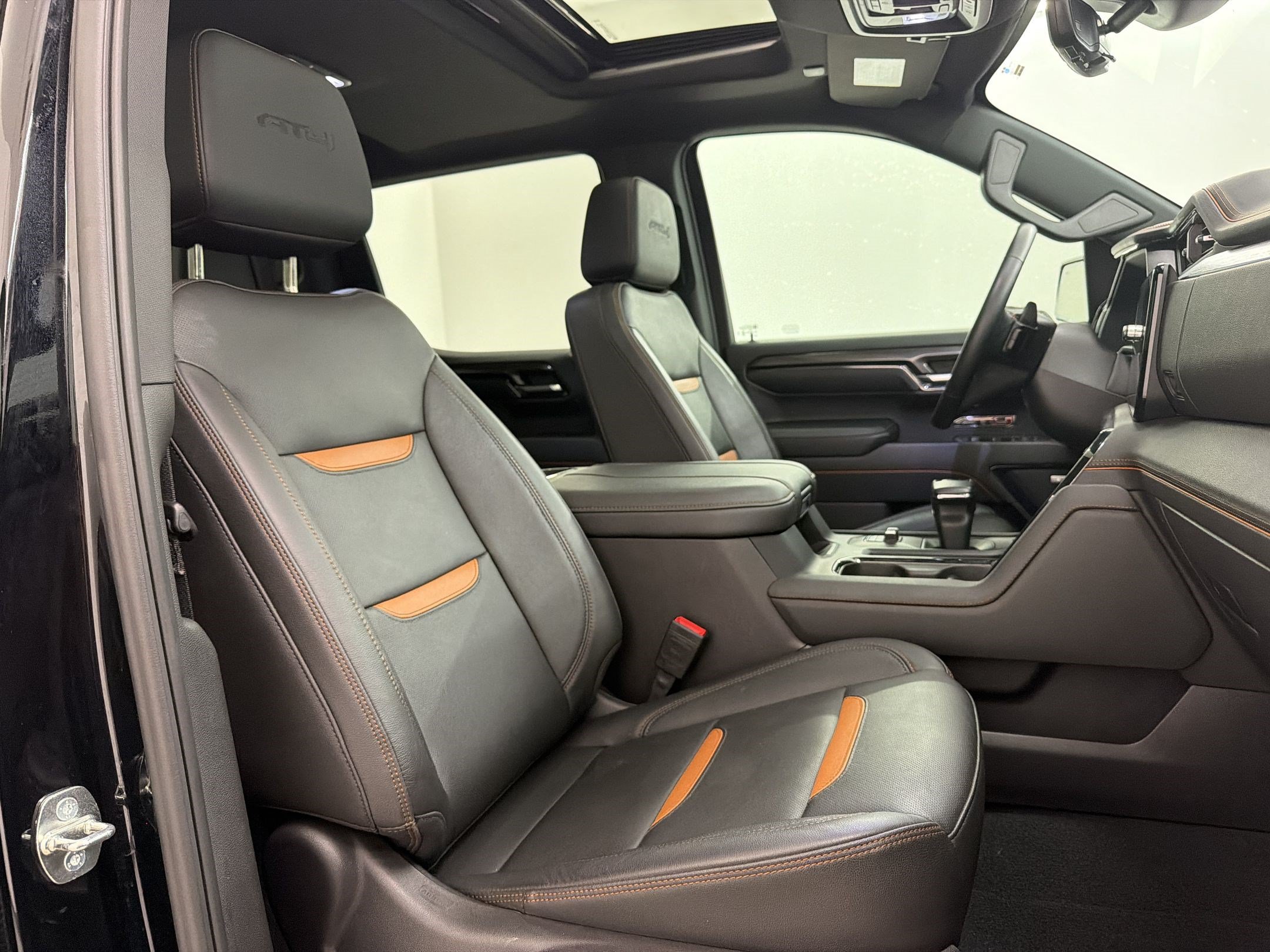 Used 2024 GMC Sierra 1500 AT4 w/ Technology Package AWD/4WD image 24