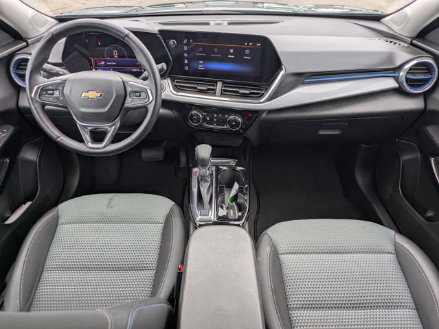 Used 2025 Chevrolet Trax LT w/ LT Convenience Package image 22
