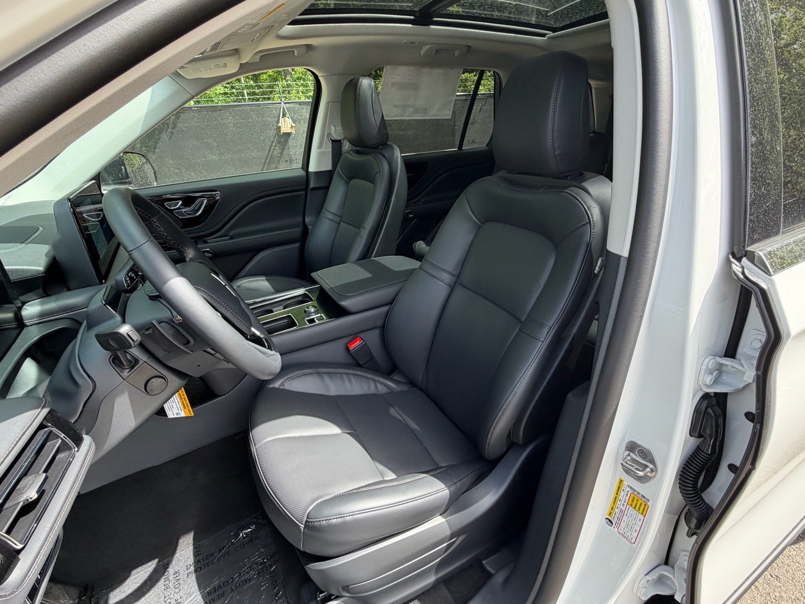New 2026 Lincoln Aviator AWD image 25