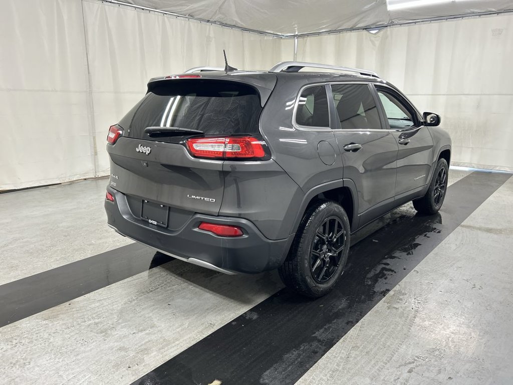 Used 2016 Jeep Cherokee Limited AWD/4WD image 2