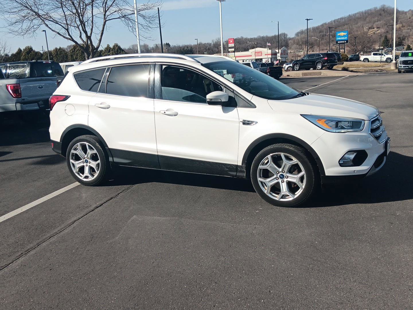 Used 2019 Ford Escape Titanium image 2
