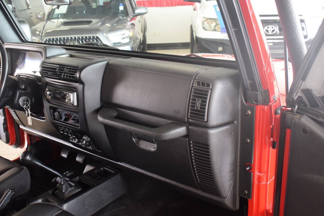 Used 2004 Jeep Wrangler SE AWD/4WD image 25