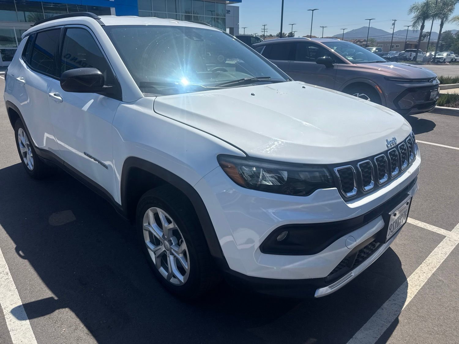 Used 2024 Jeep Compass Latitude AWD/4WD image 1