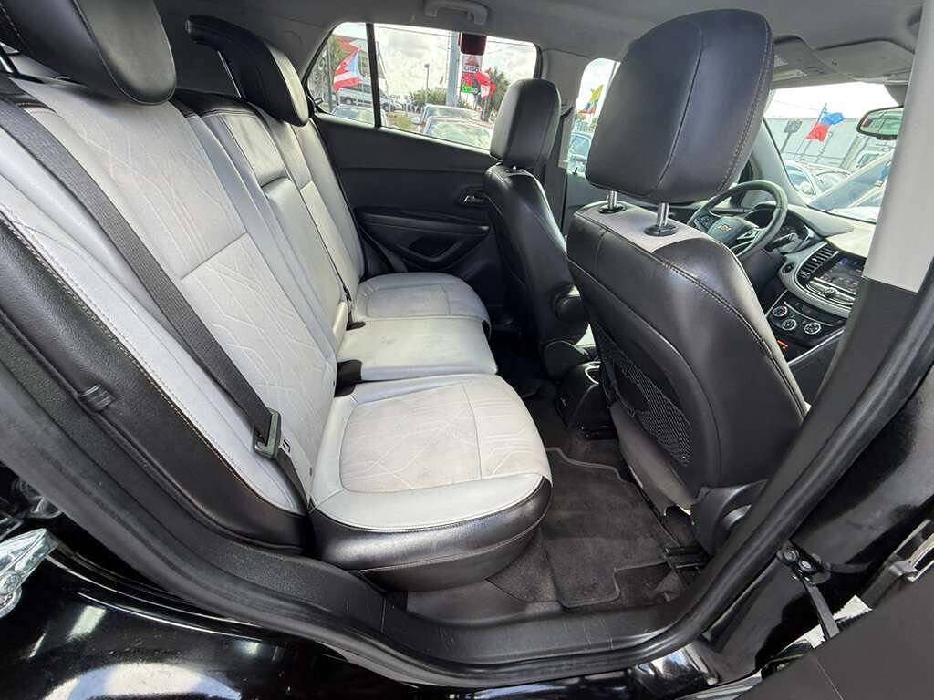 Used 2020 Chevrolet Trax LT w/ Driver Confidence Package FWD image 14