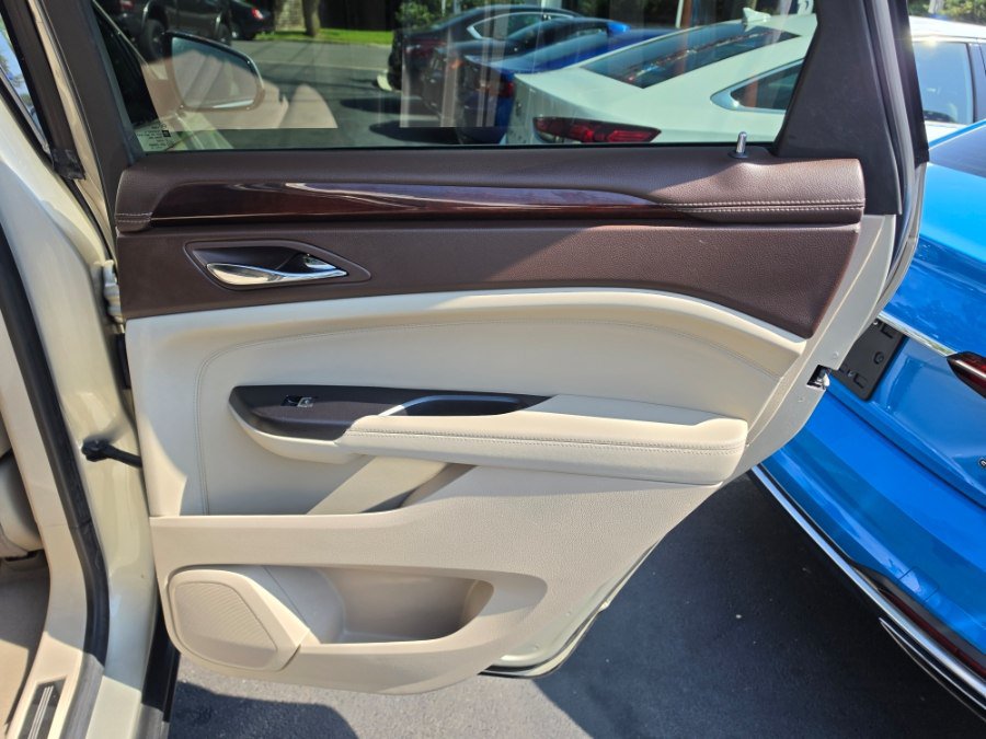 Used 2014 Cadillac SRX Luxury w/ Driver Awareness Package FWD image 36