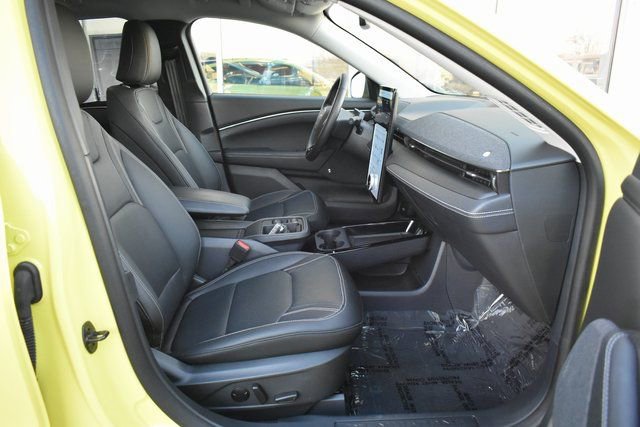 Used 2025 Ford Mustang Mach-E Premium image 48
