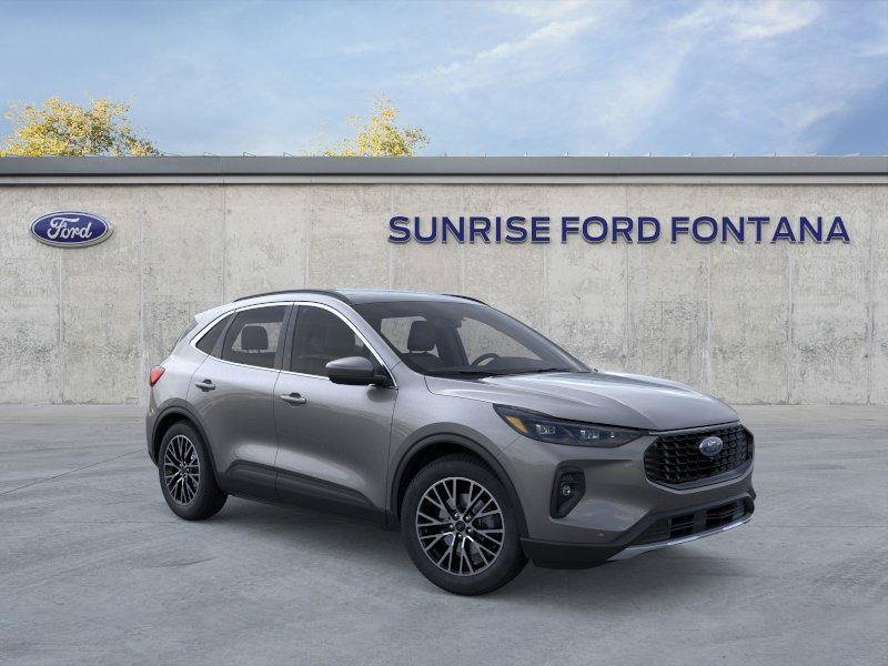 Used 2025 Ford Escape Base w/ PHEV Premium Package image 7