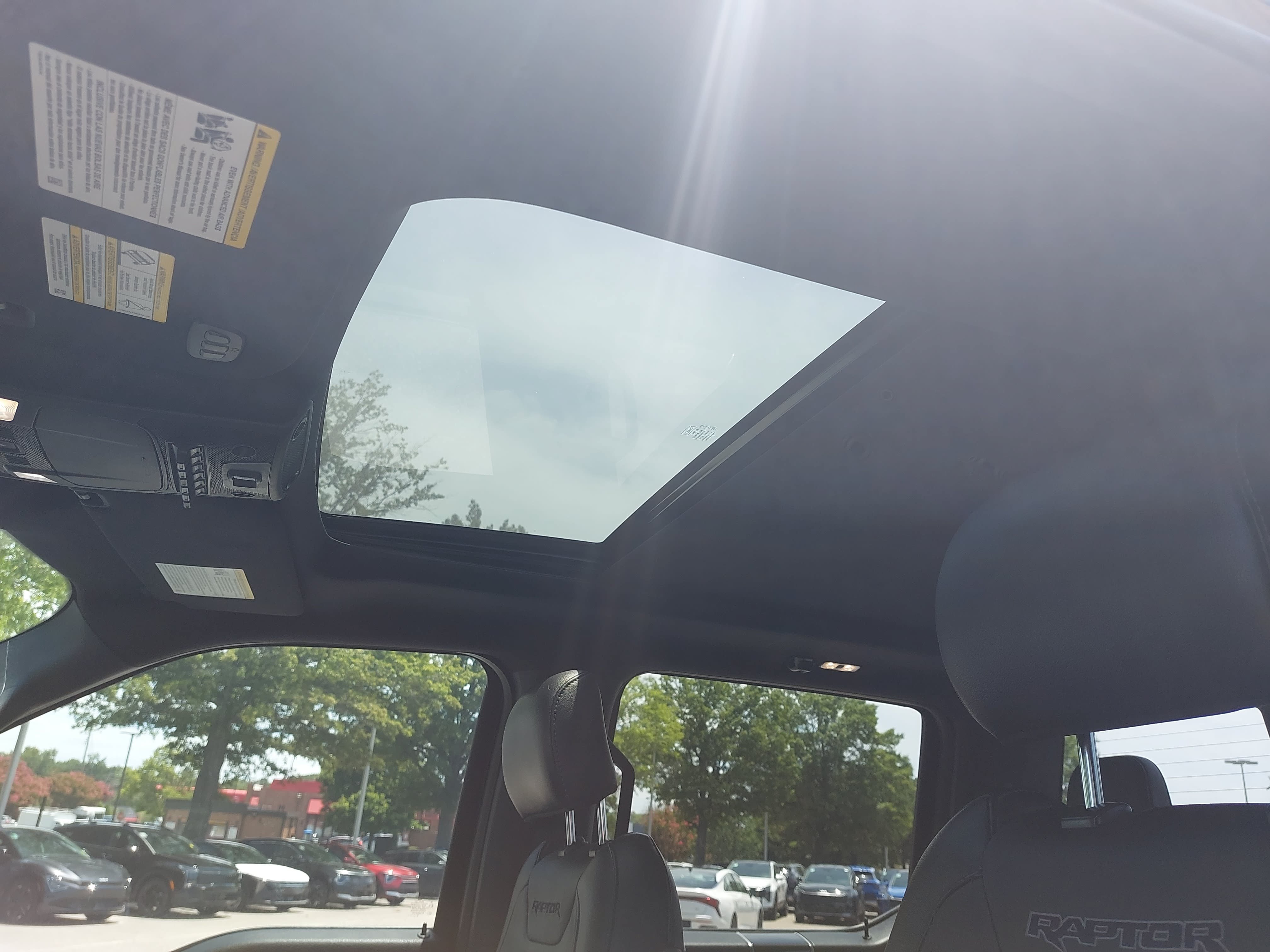 Used 2018 Ford F150 Raptor w/ Equipment Group 802A Luxury AWD/4WD image 30