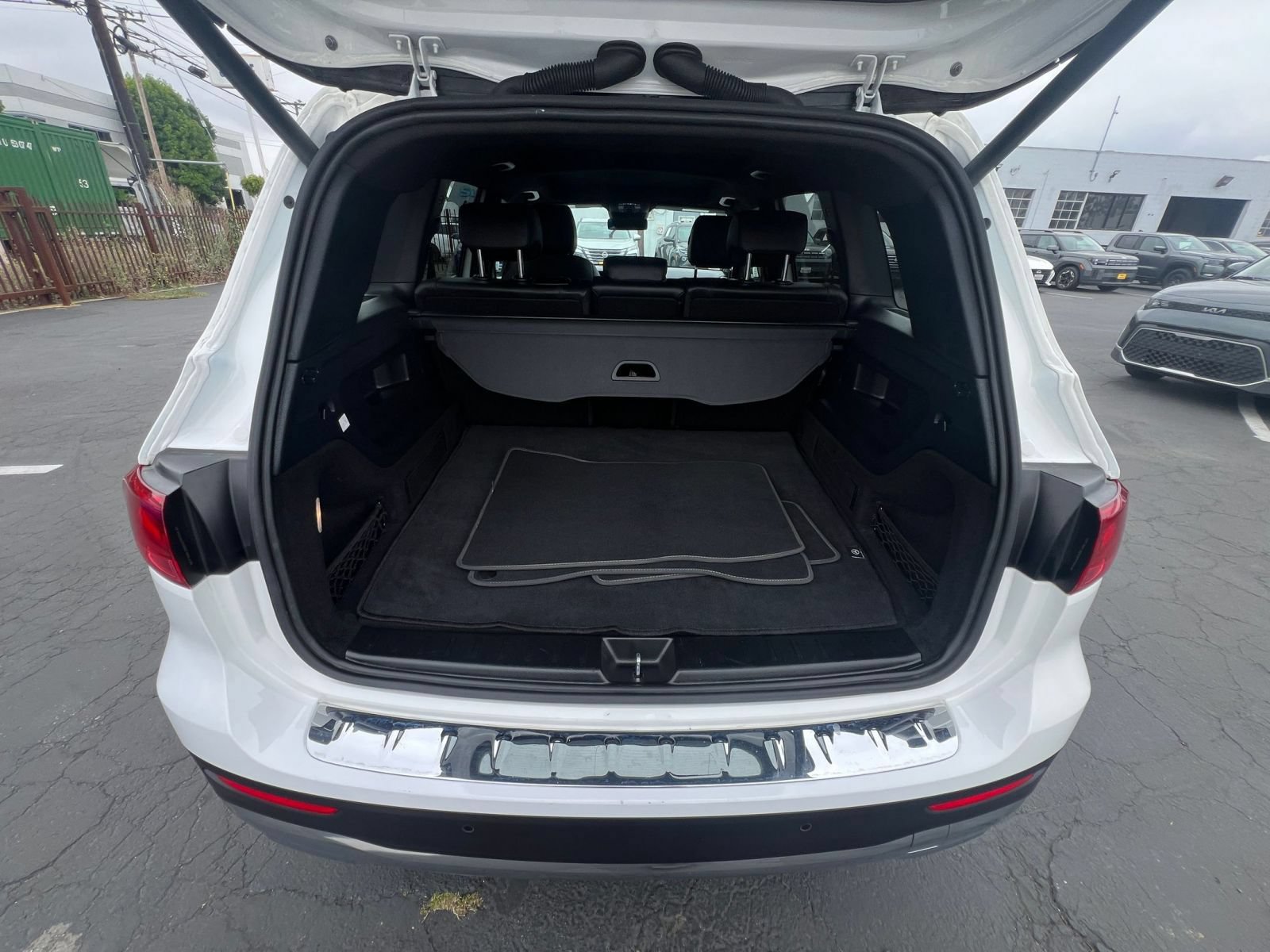 Used 2025 Mercedes-Benz GLB 250 image 36