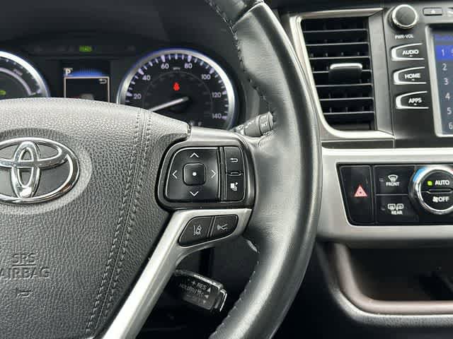 Used 2019 Toyota Highlander XLE AWD/4WD image 10