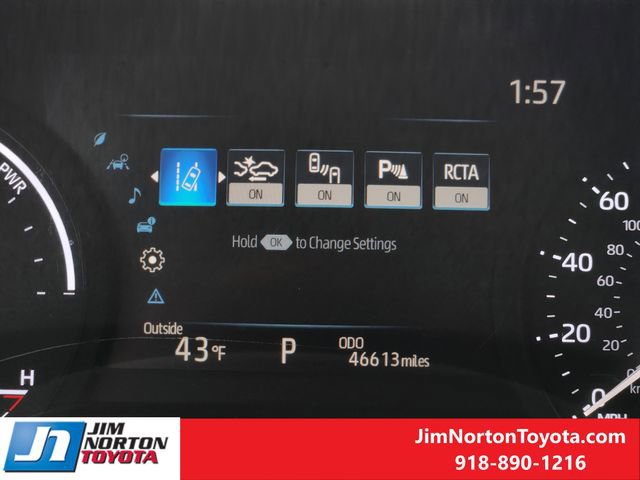 Used 2025 Toyota Sienna XLE image 18
