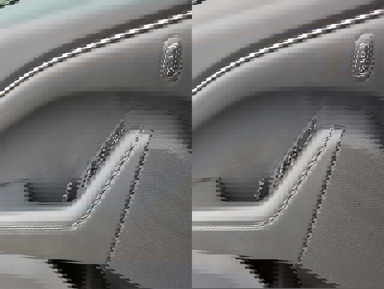 Used 2024 Ford Mustang Mach-E Select image 25