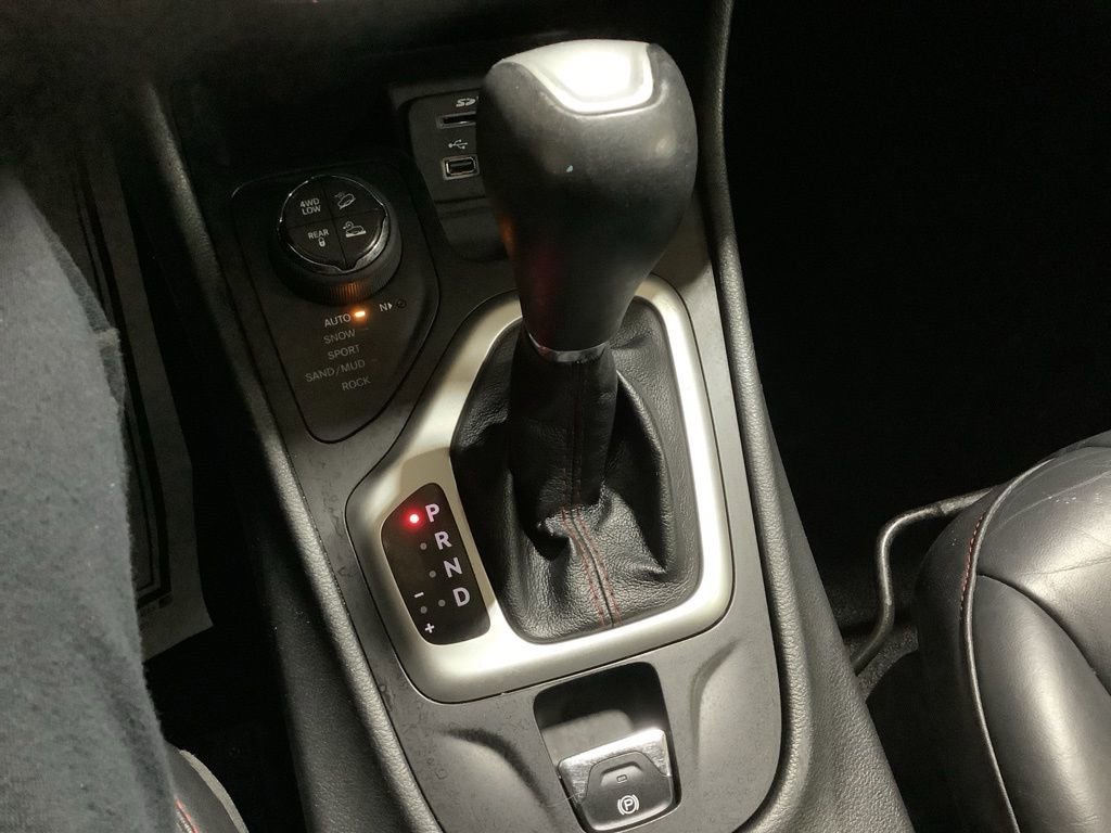 Used 2014 Jeep Cherokee Trailhawk w/ Leather Interior Group image 31