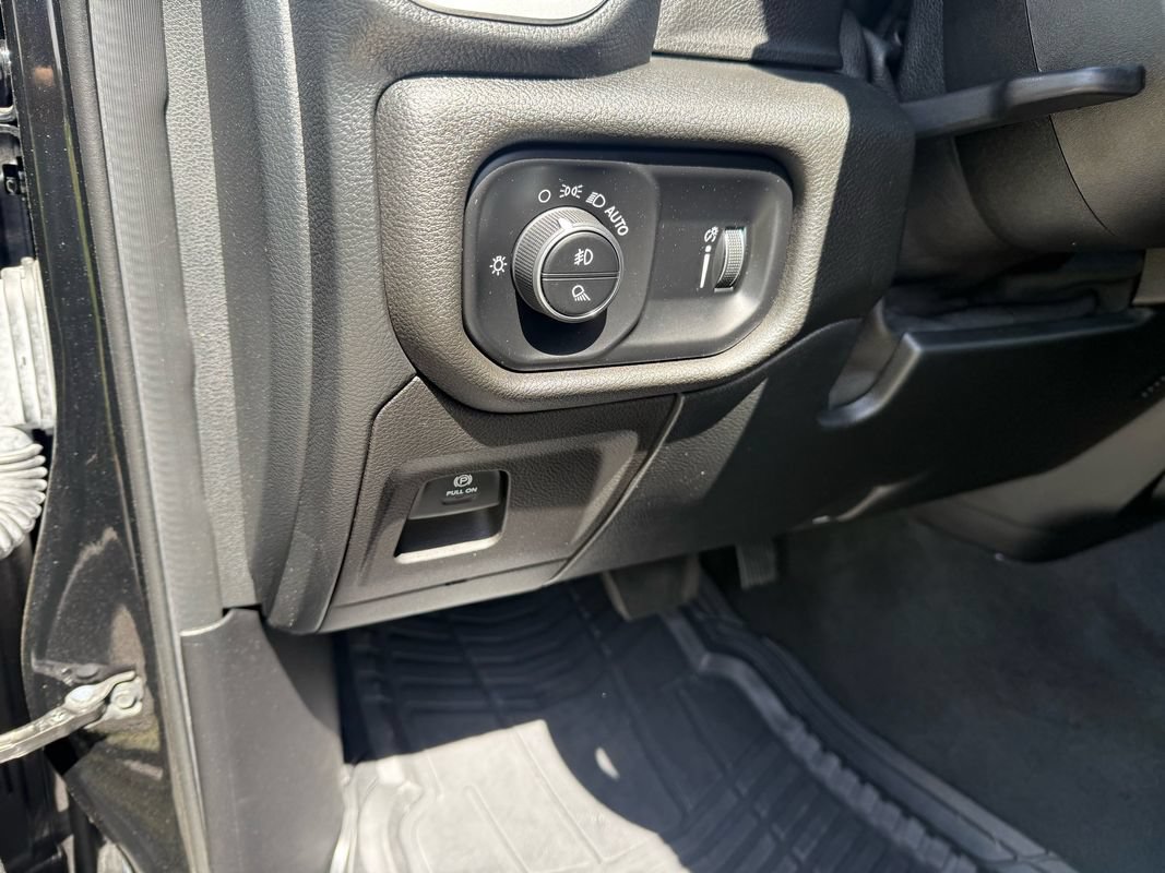 Used 2021 RAM 1500 Big Horn AWD/4WD image 17