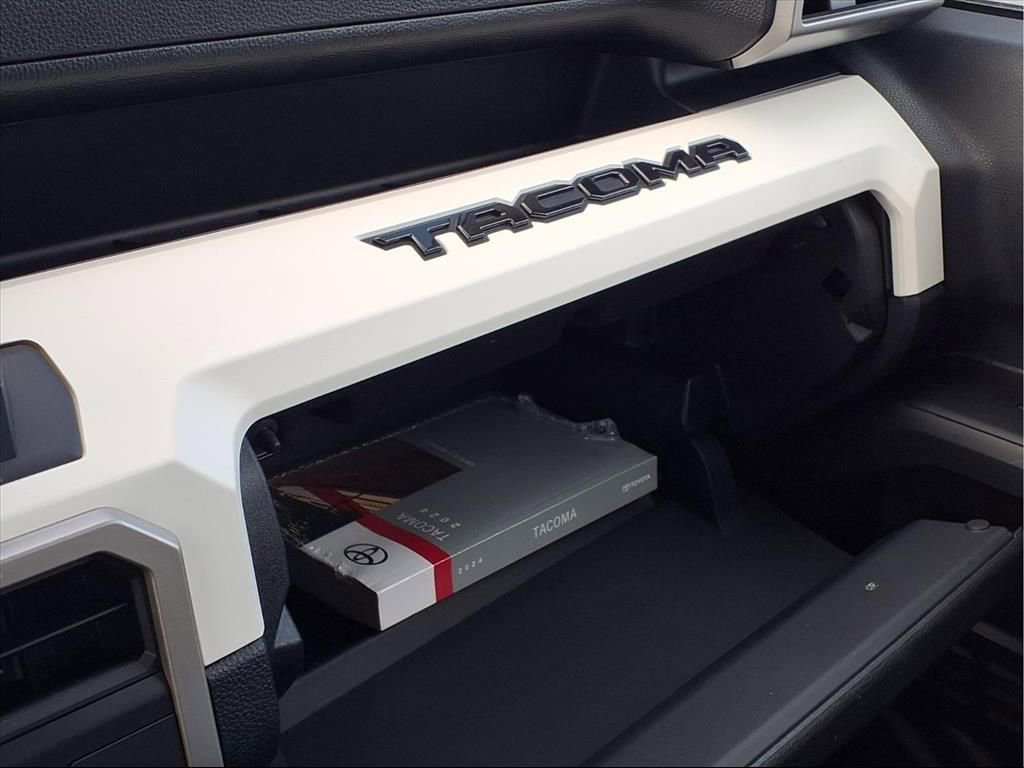 Used 2024 Toyota Tacoma TRD Off-Road image 13