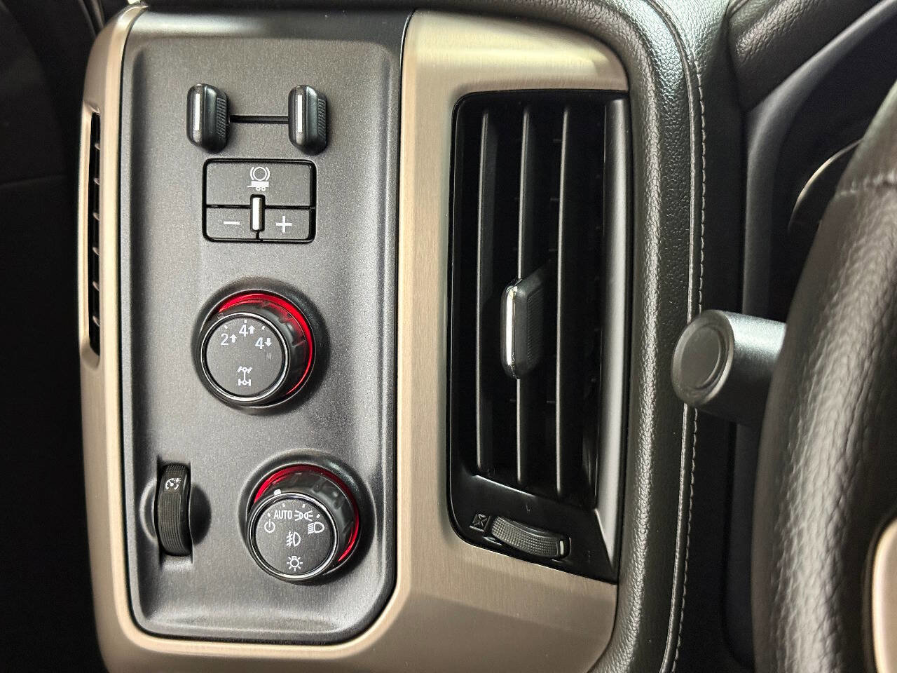 Used 2016 GMC Sierra 2500 Denali w/ Duramax Plus Package AWD/4WD image 63