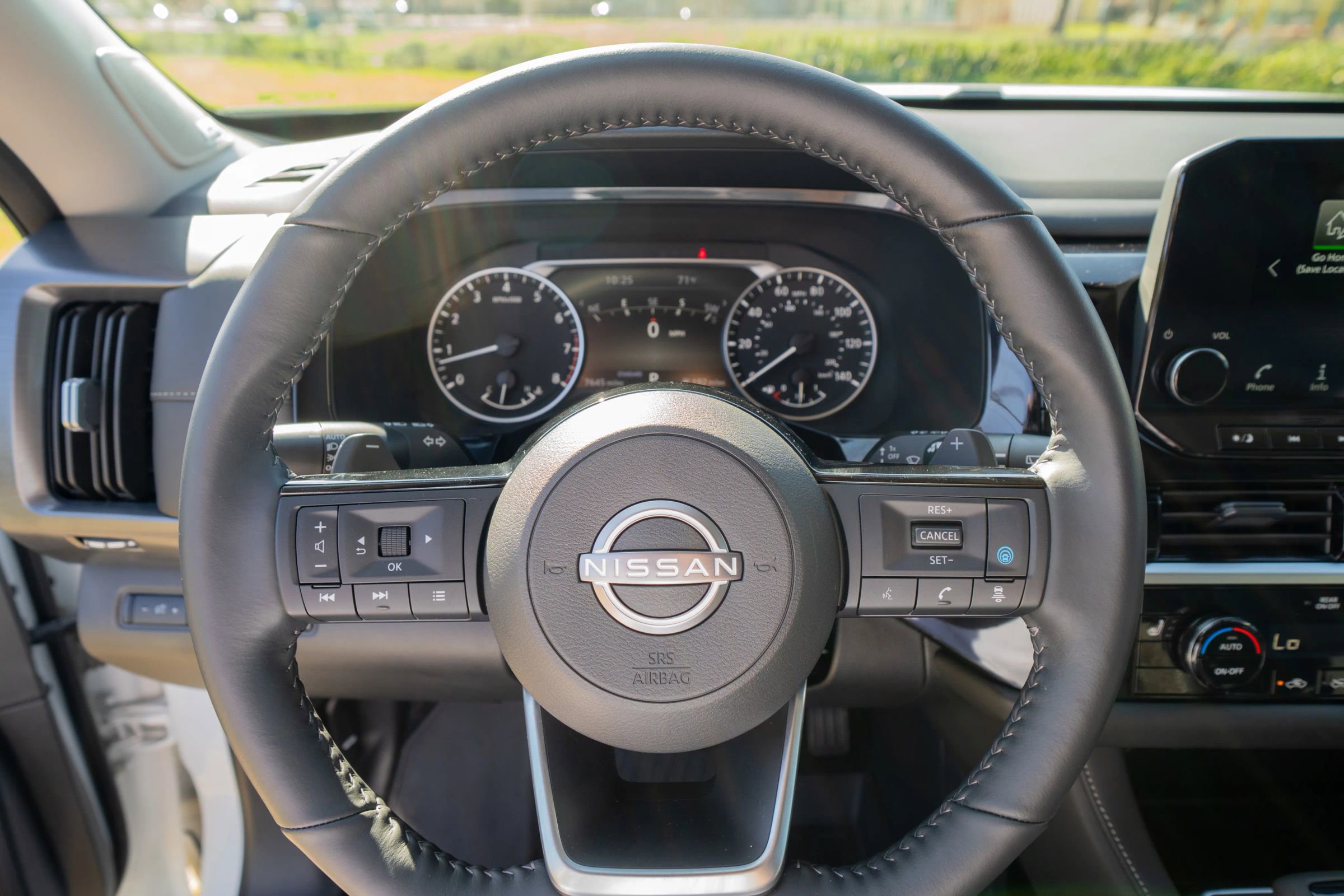 Used 2025 Nissan Pathfinder SL w/ SL Premium Package image 14