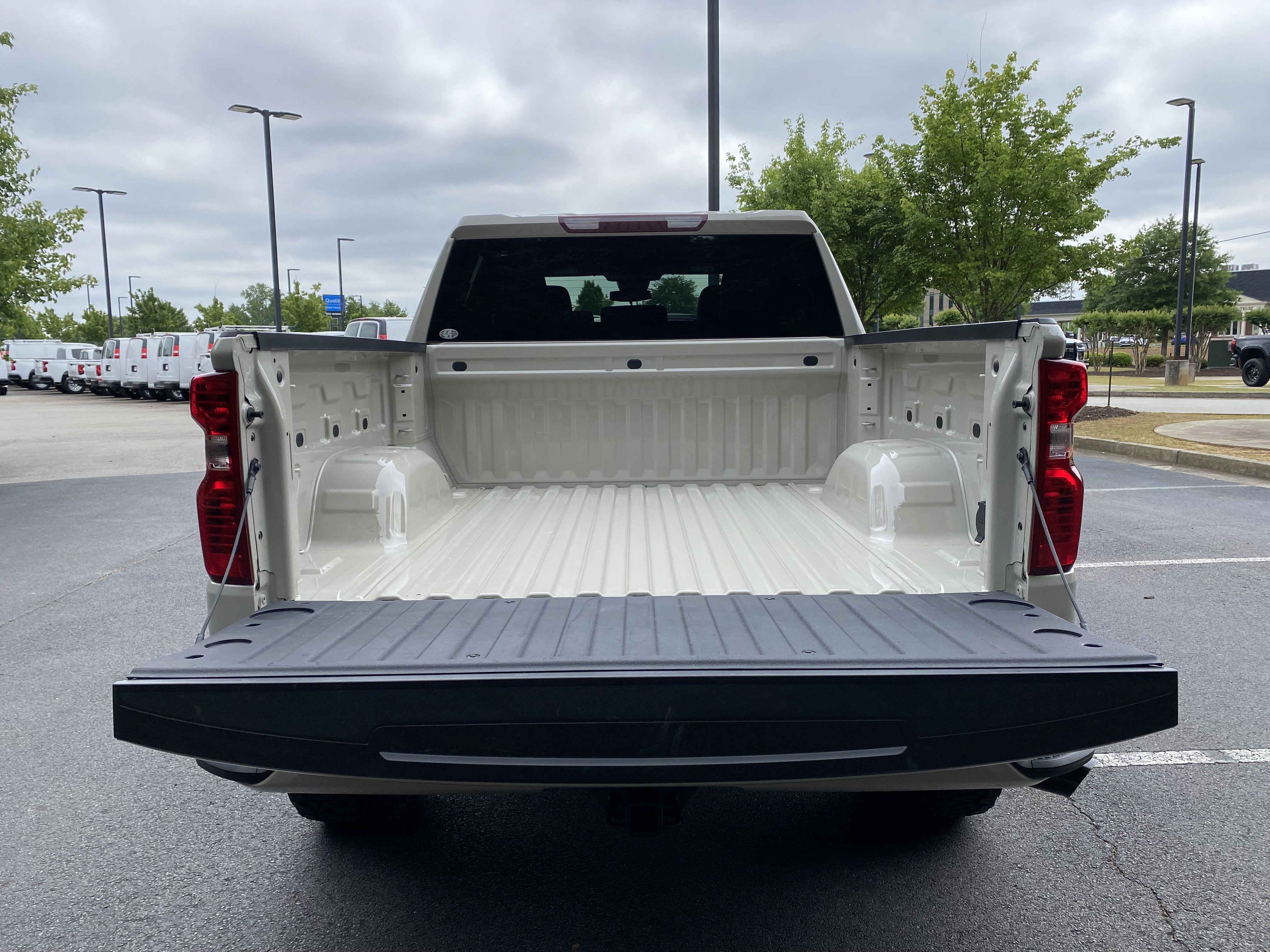 Used 2026 Chevrolet Silverado 1500 Custom w/ Turbomax Blackout Package AWD/4WD image 11