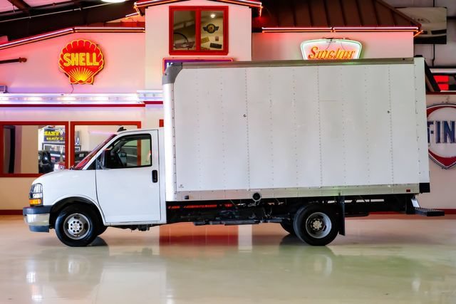 Used 2021 Chevrolet Express 3500 w/ Power Convenience Package RWD image 13