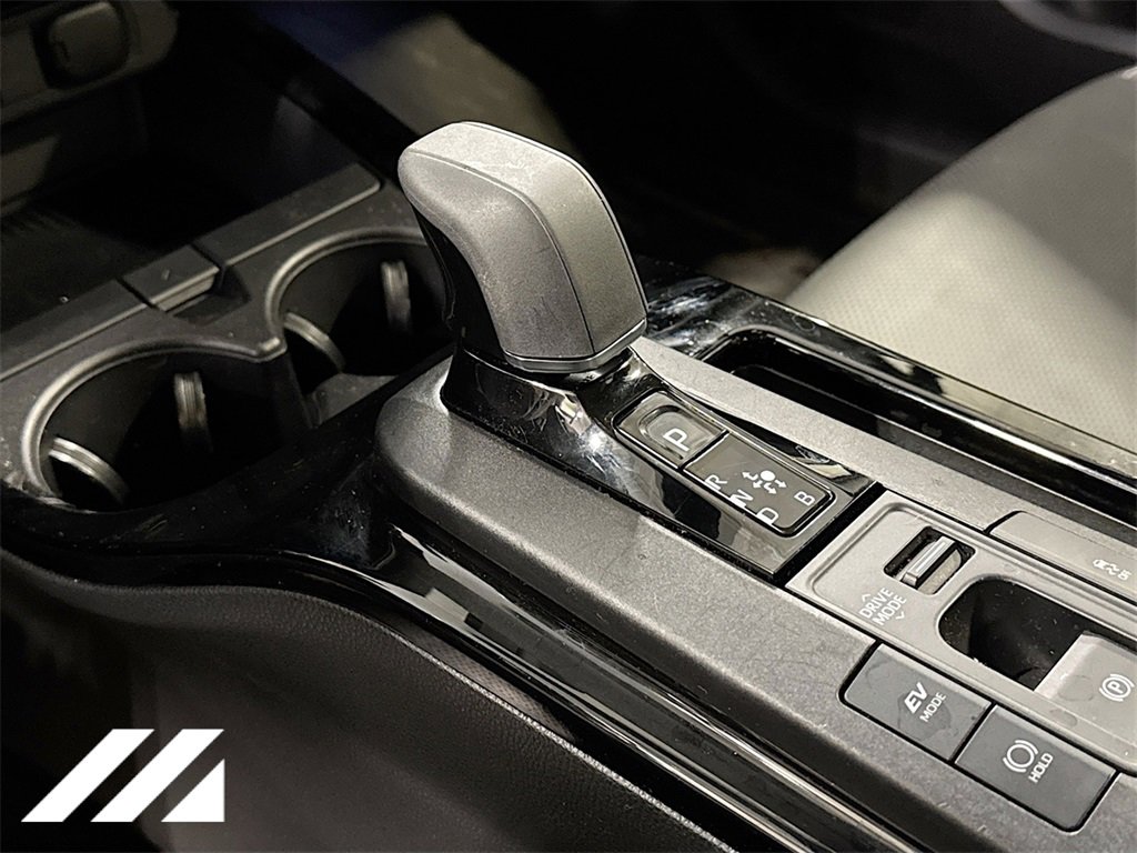 Used 2023 Toyota Prius XLE image 18