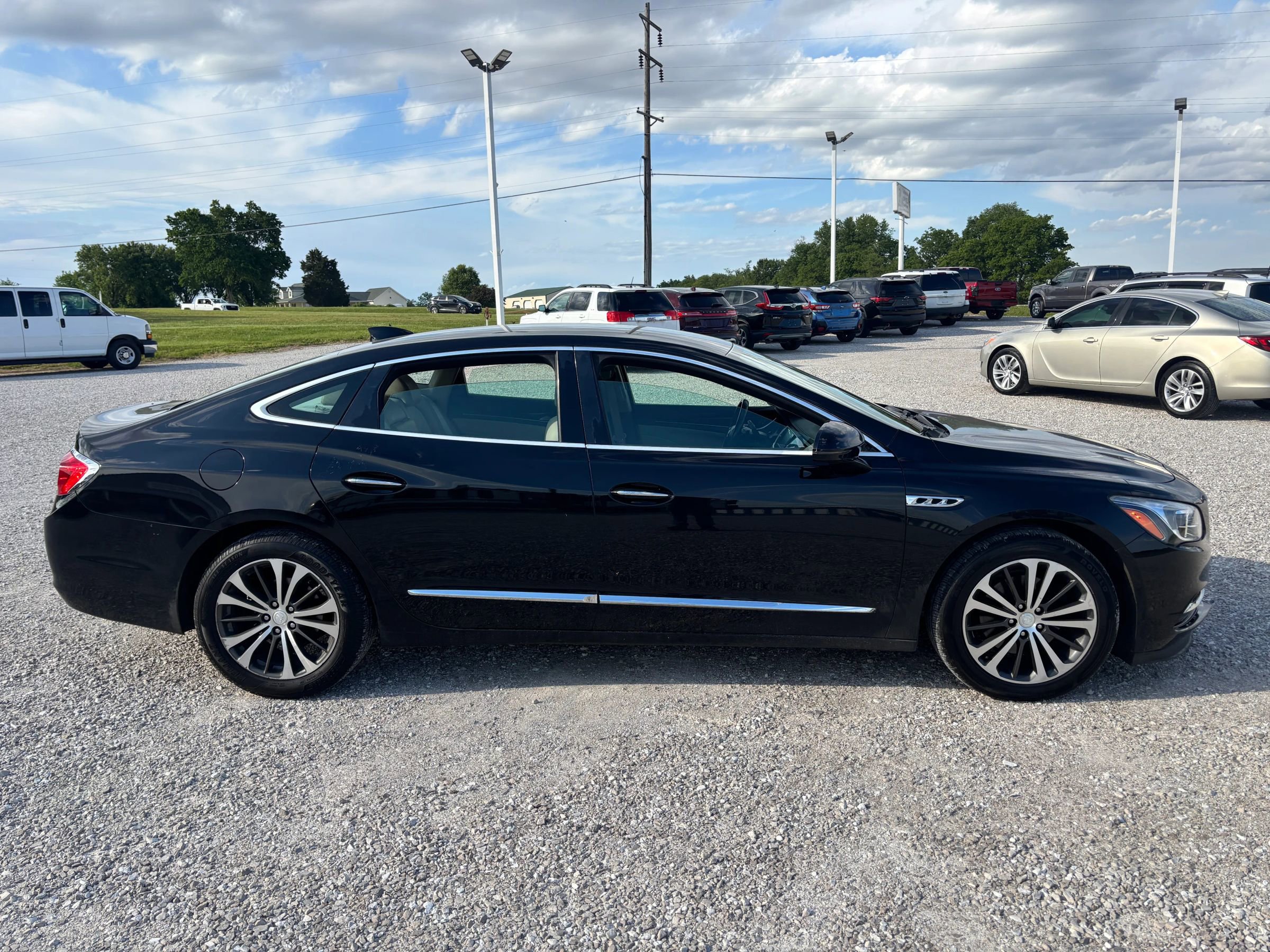 Used 2017 Buick LaCrosse Preferred FWD image 2