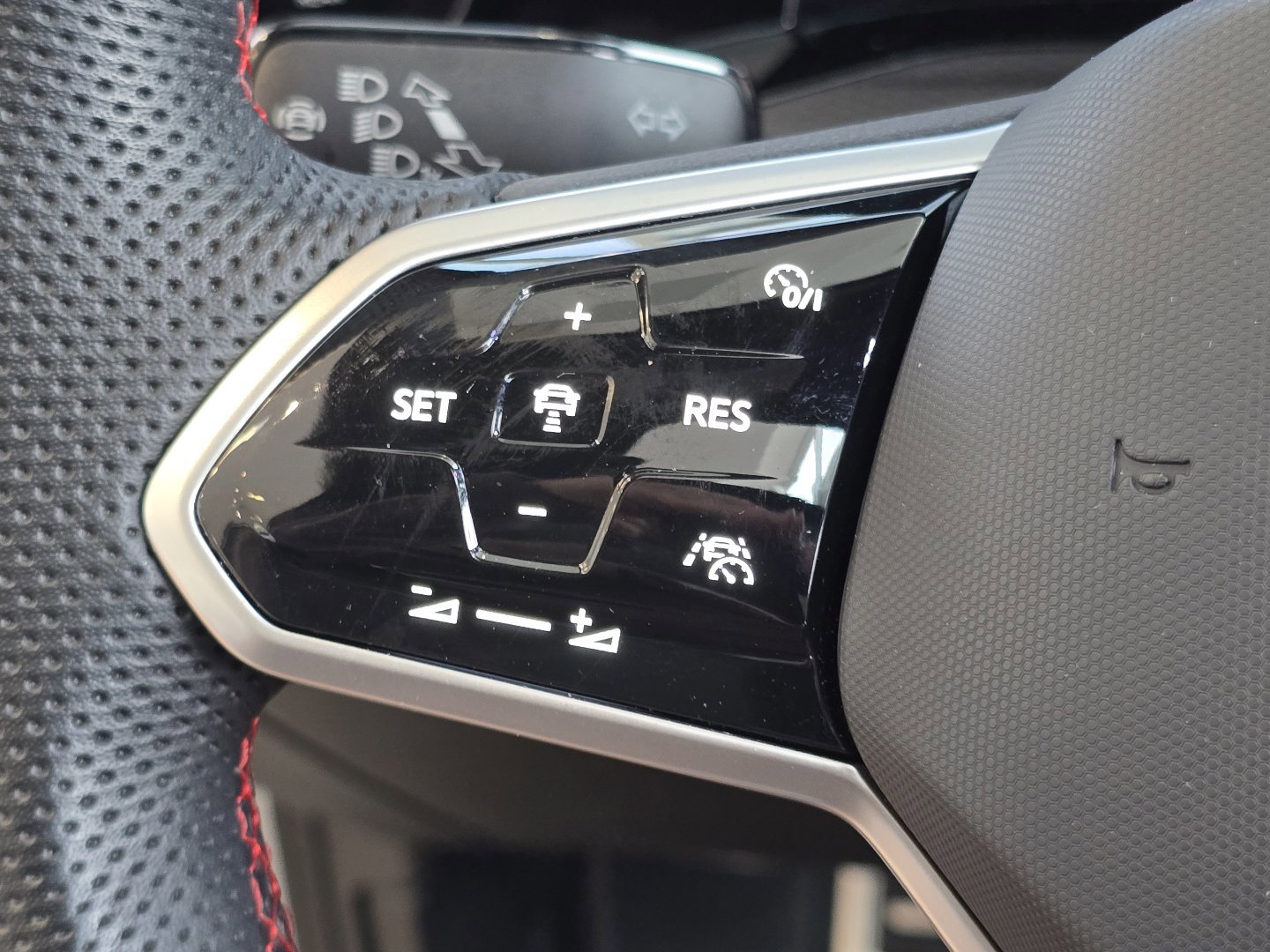 Certified 2023 Volkswagen GTI SE FWD image 15