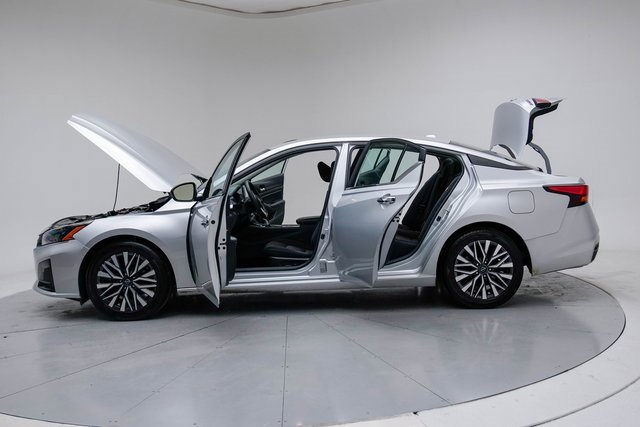 Used 2024 Nissan Altima 2.5 SV image 22