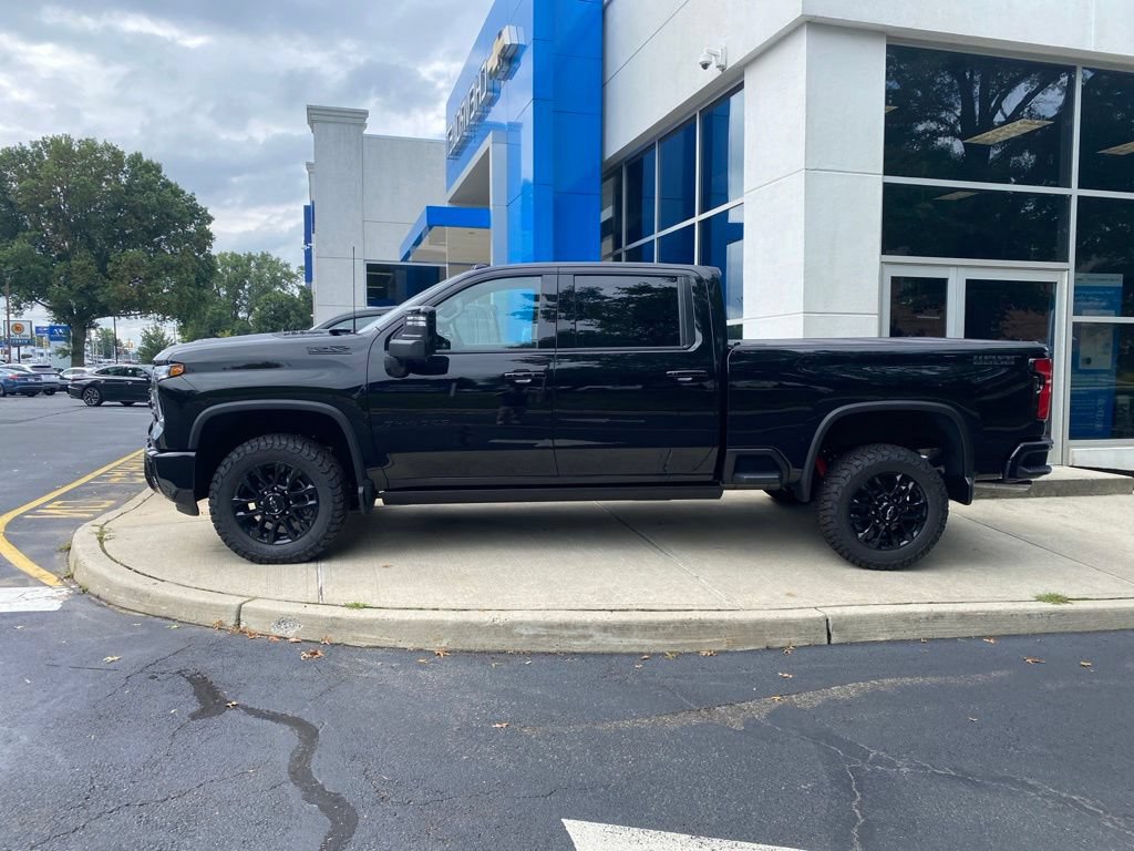New 2026 Chevrolet Silverado 2500 LTZ w/ LTZ Plus Package AWD/4WD image 7