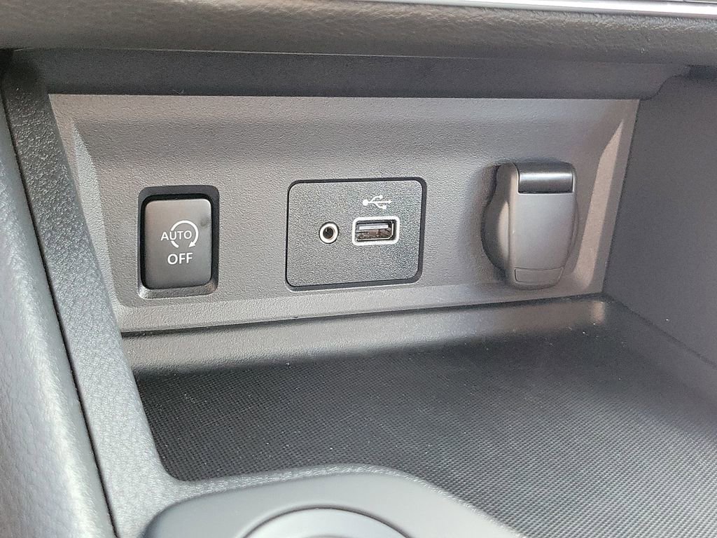 Used 2025 Nissan Sentra S FWD image 12