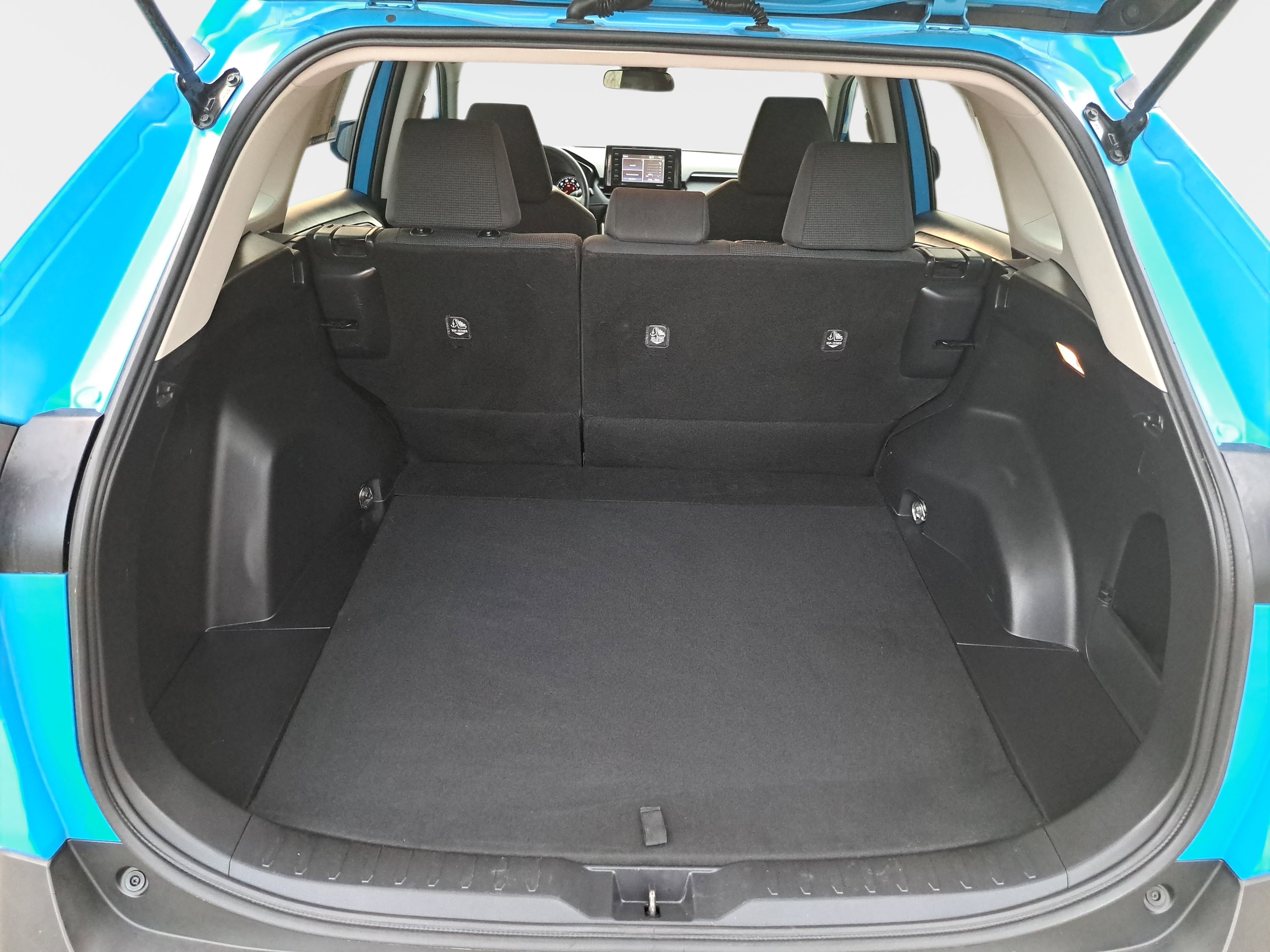 Used 2020 Toyota RAV4 LE image 12