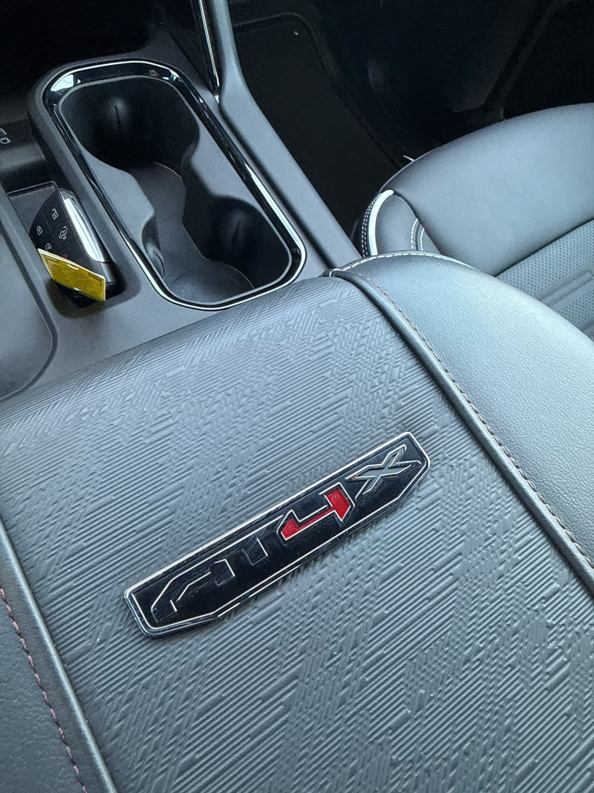 Used 2026 GMC Sierra 2500 AT4X w/ LPO, Black Badging Package AWD/4WD image 28
