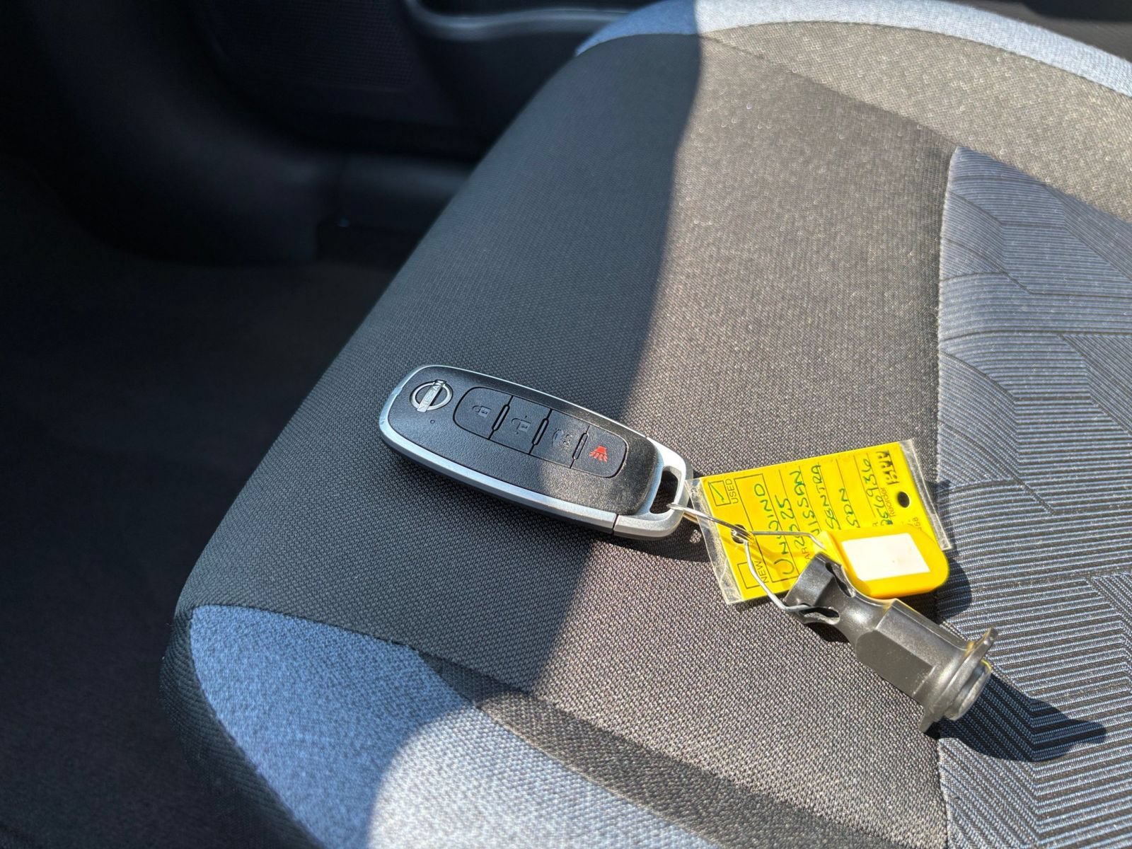Used 2025 Nissan Versa SV FWD image 21