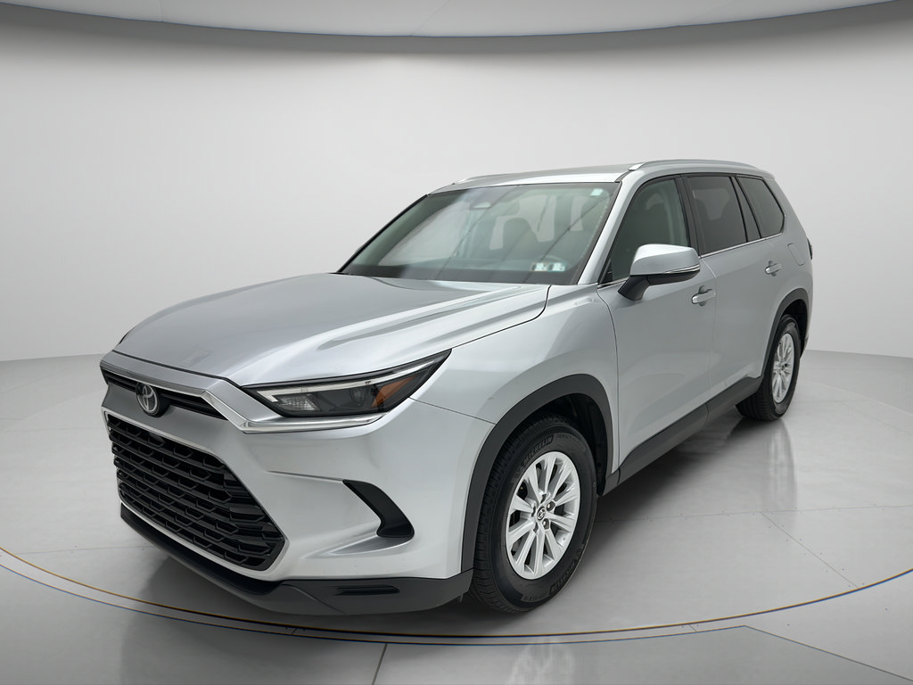 Used 2025 Toyota Grand Highlander AWD image 3