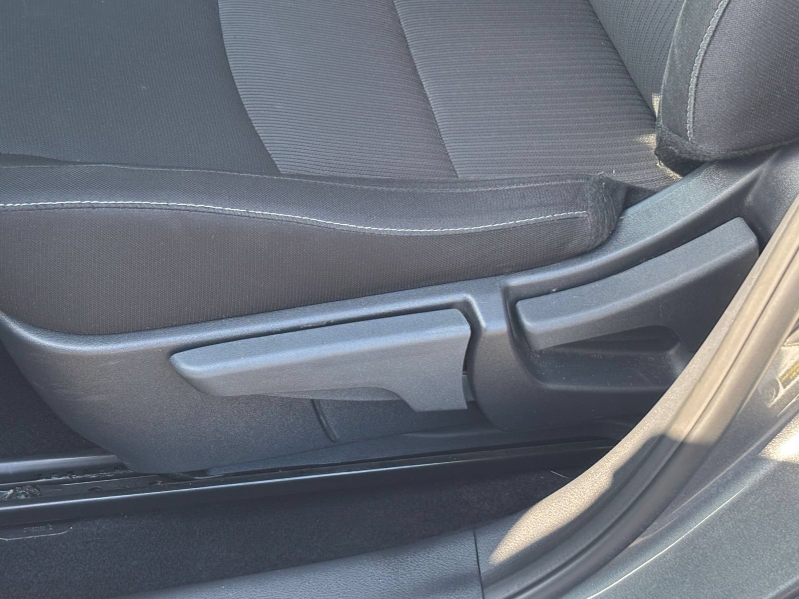 Used 2025 Nissan Sentra SV FWD image 20