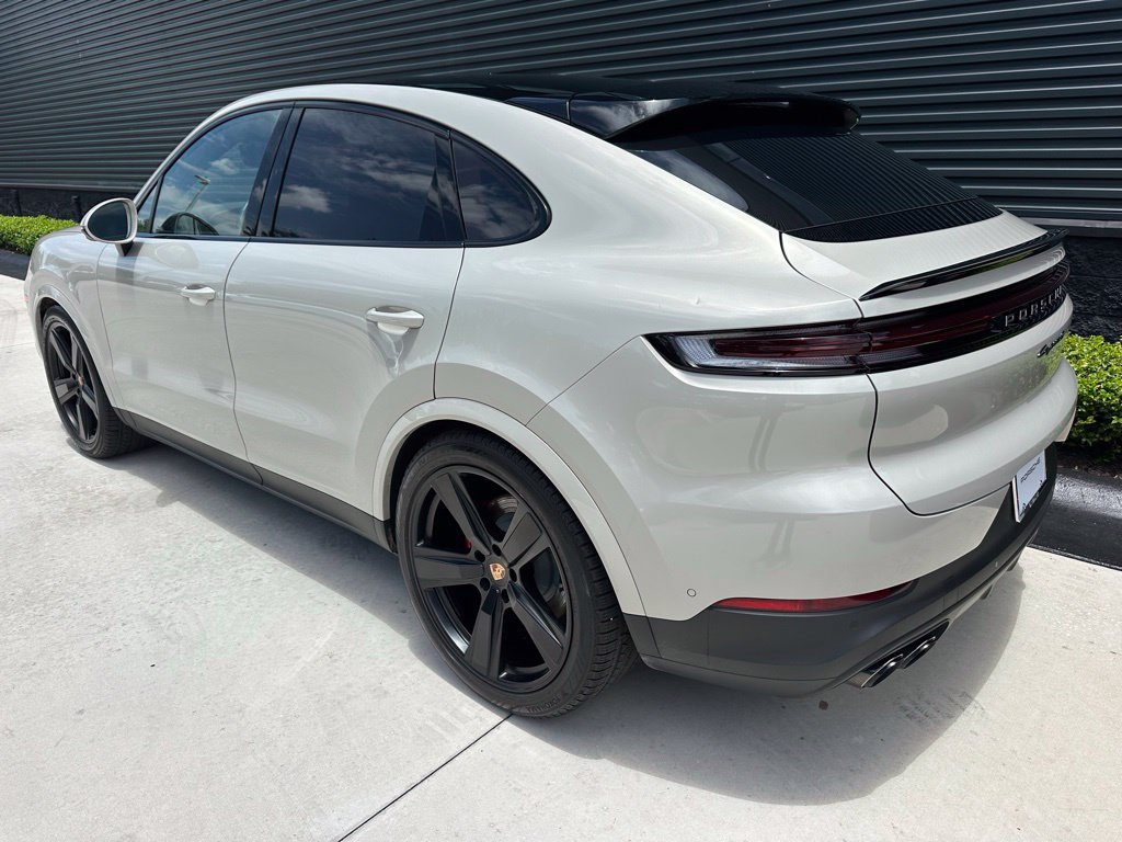 Used 2026 Porsche Cayenne S AWD/4WD image 3