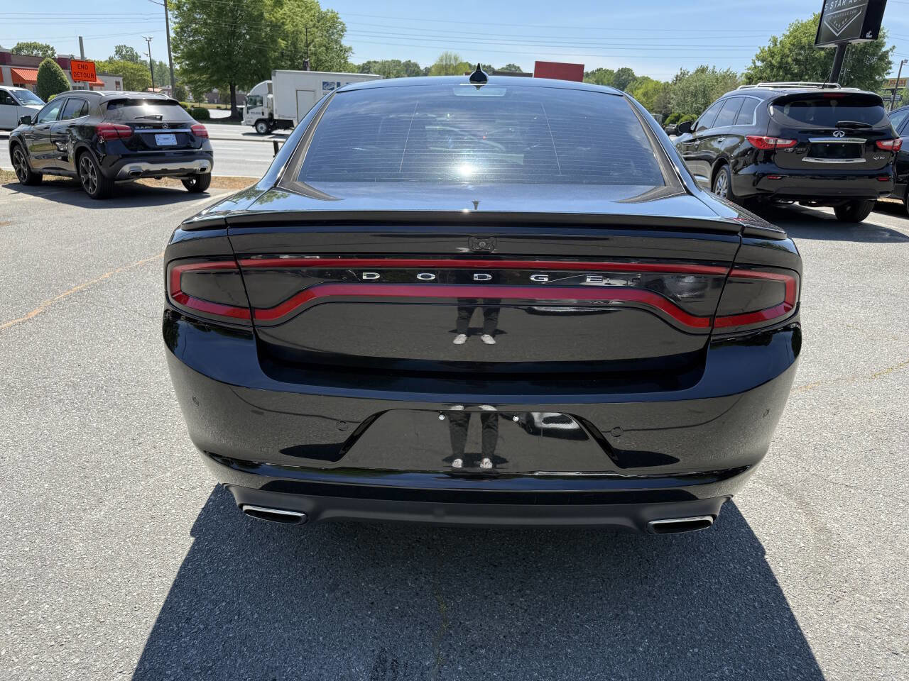 Used 2015 Dodge Charger SXT w/ AWD Plus Group image 6
