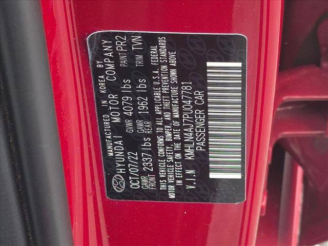 Used 2023 Hyundai Elantra Limited w/ Preferred Accessory Package FWD image 23