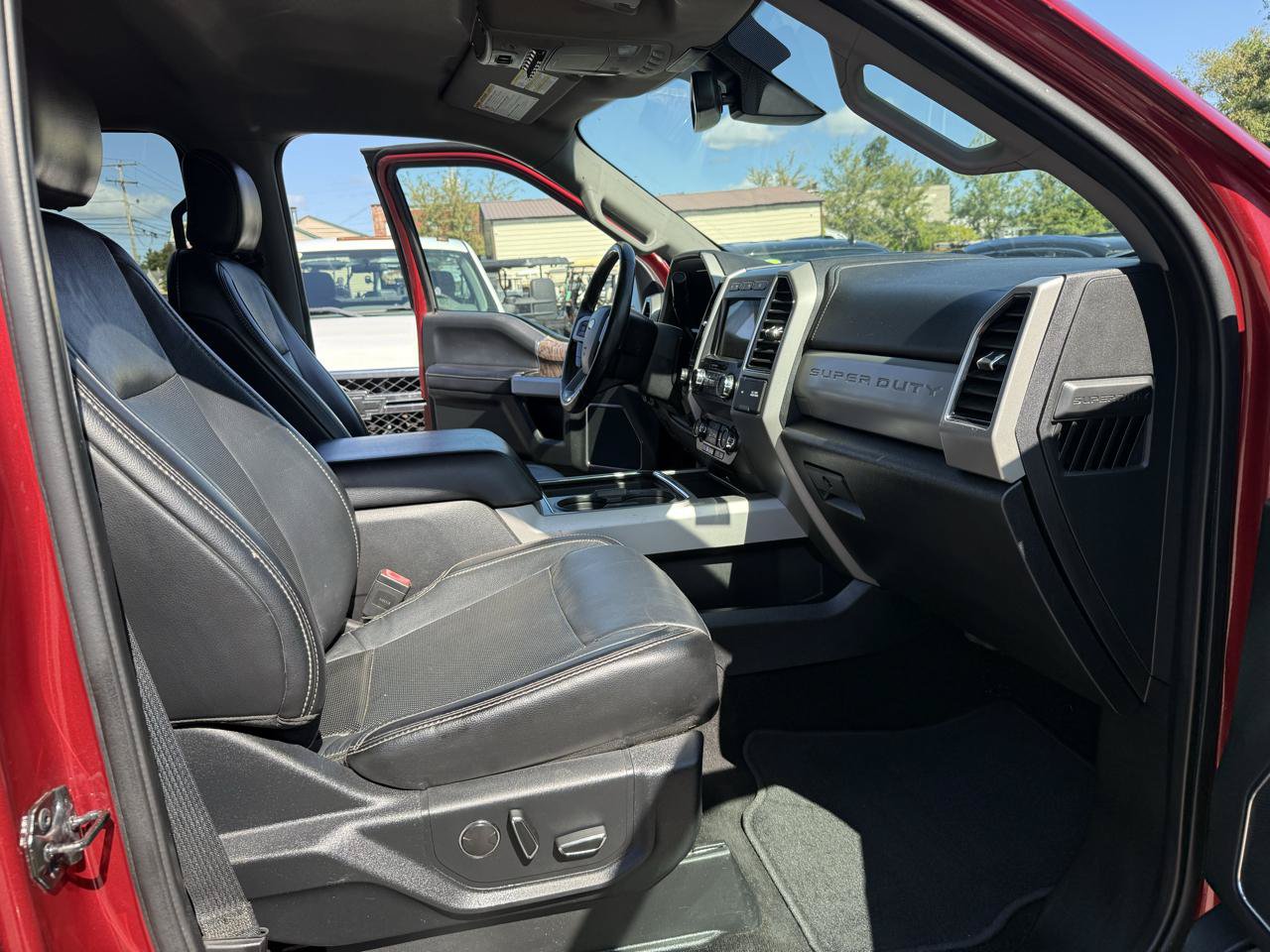 Used 2019 Ford F250 Lariat w/ Lariat Ultimate Package AWD/4WD image 18