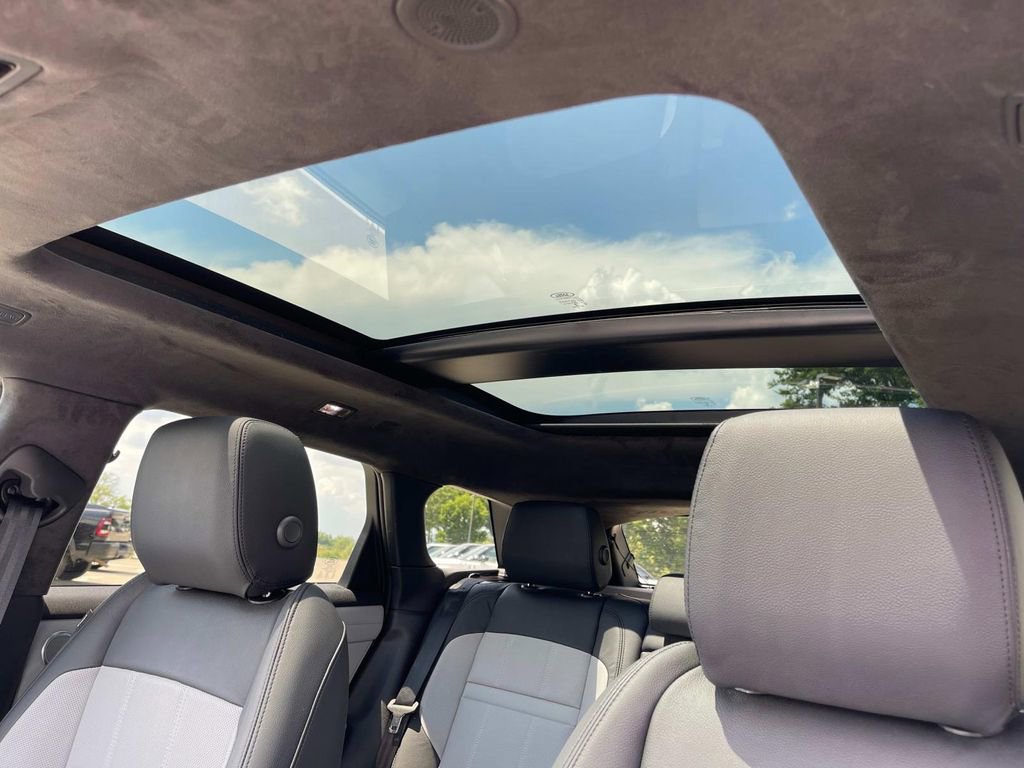 Used 2023 Land Rover Range Rover Evoque R-Dynamic SE image 25