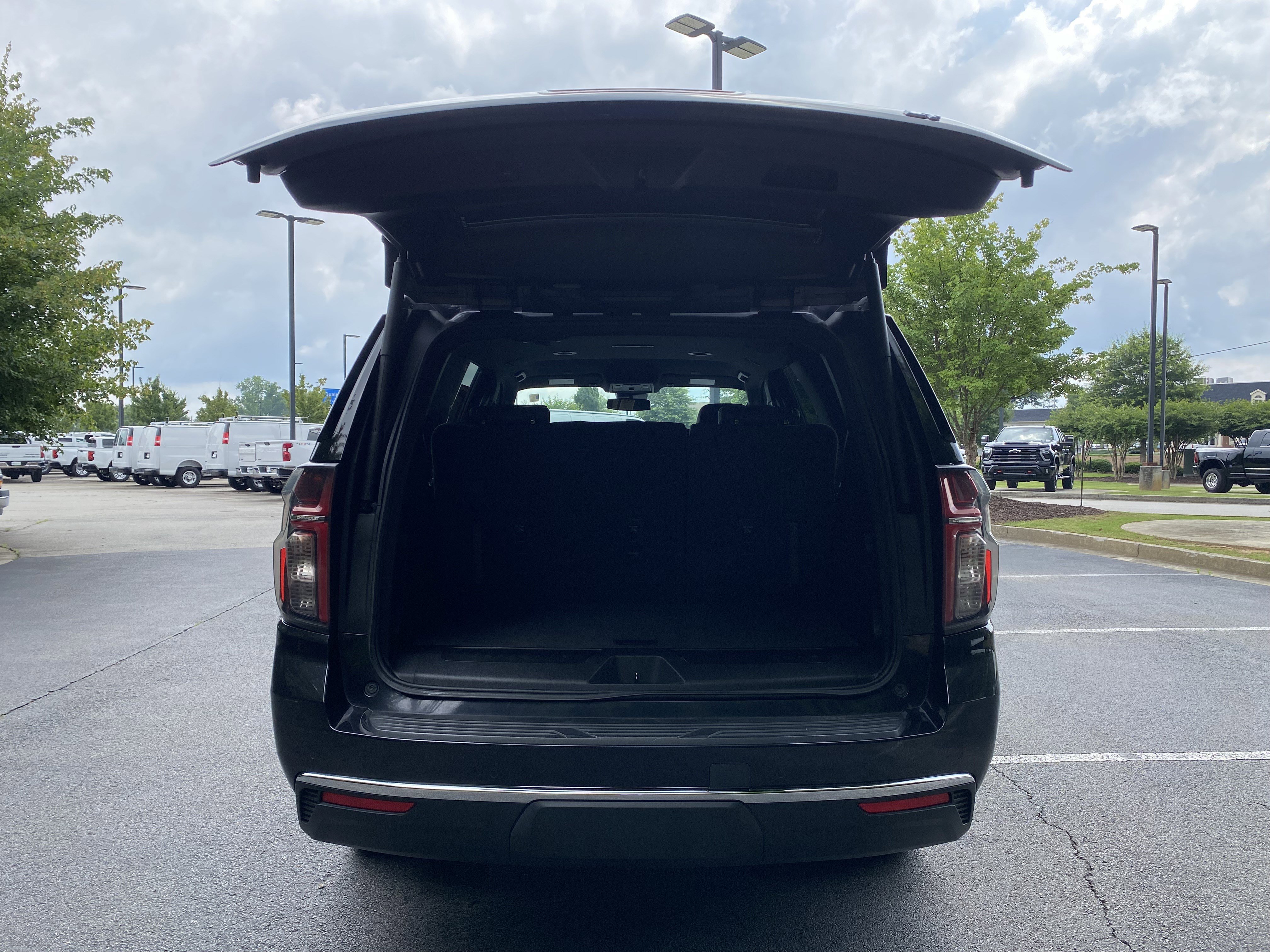 Used 2023 Chevrolet Tahoe LT AWD/4WD image 11